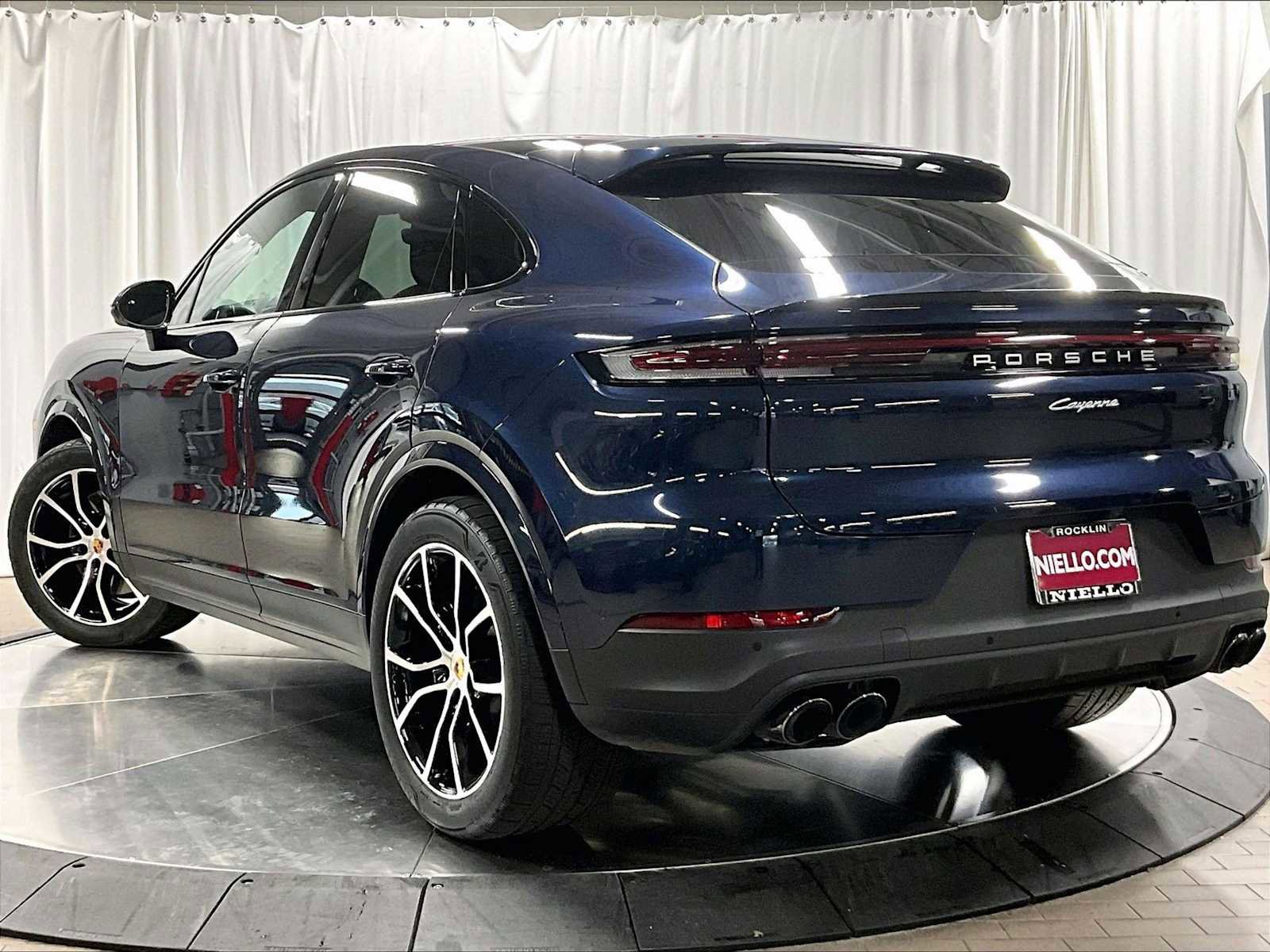 Used 2025 Porsche Cayenne Coupe image 3