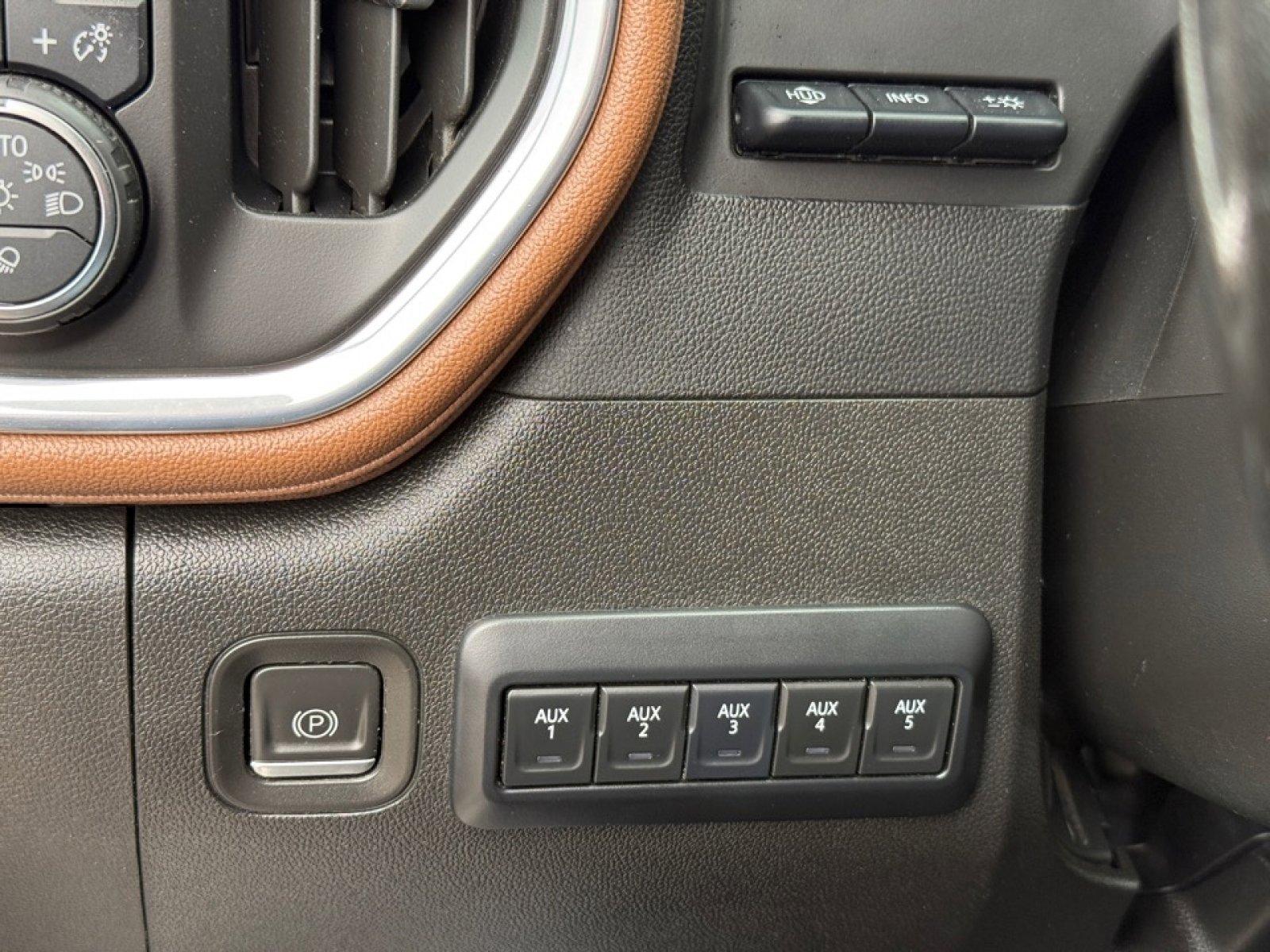 Used 2023 Chevrolet Silverado 3500 High Country image 38