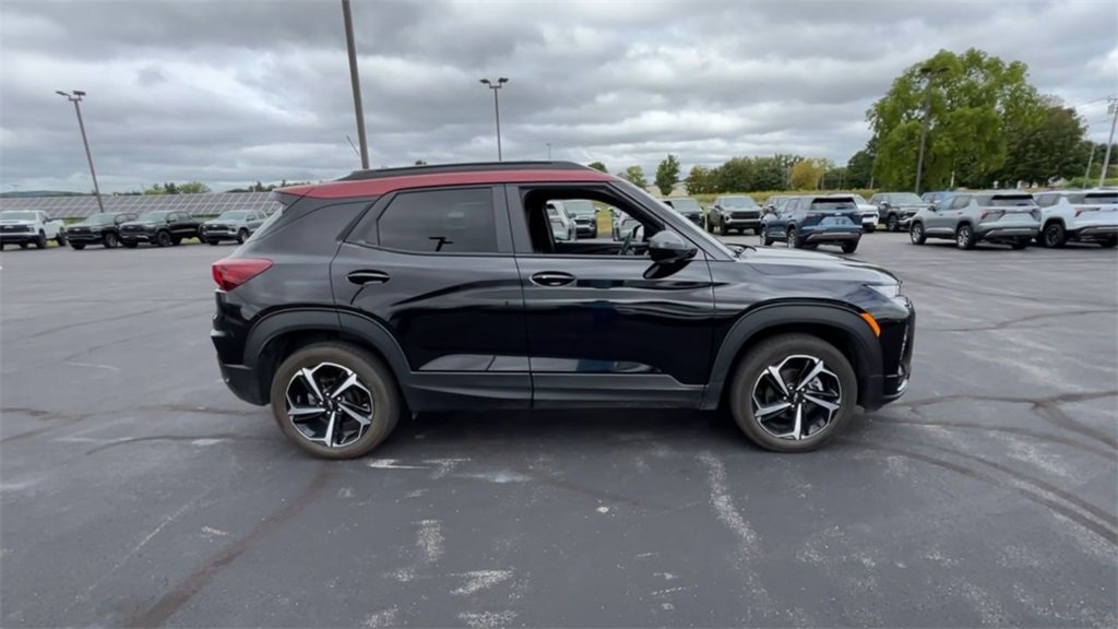Certified 2023 Chevrolet TrailBlazer RS w/ Sun and Liftgate Package image 9