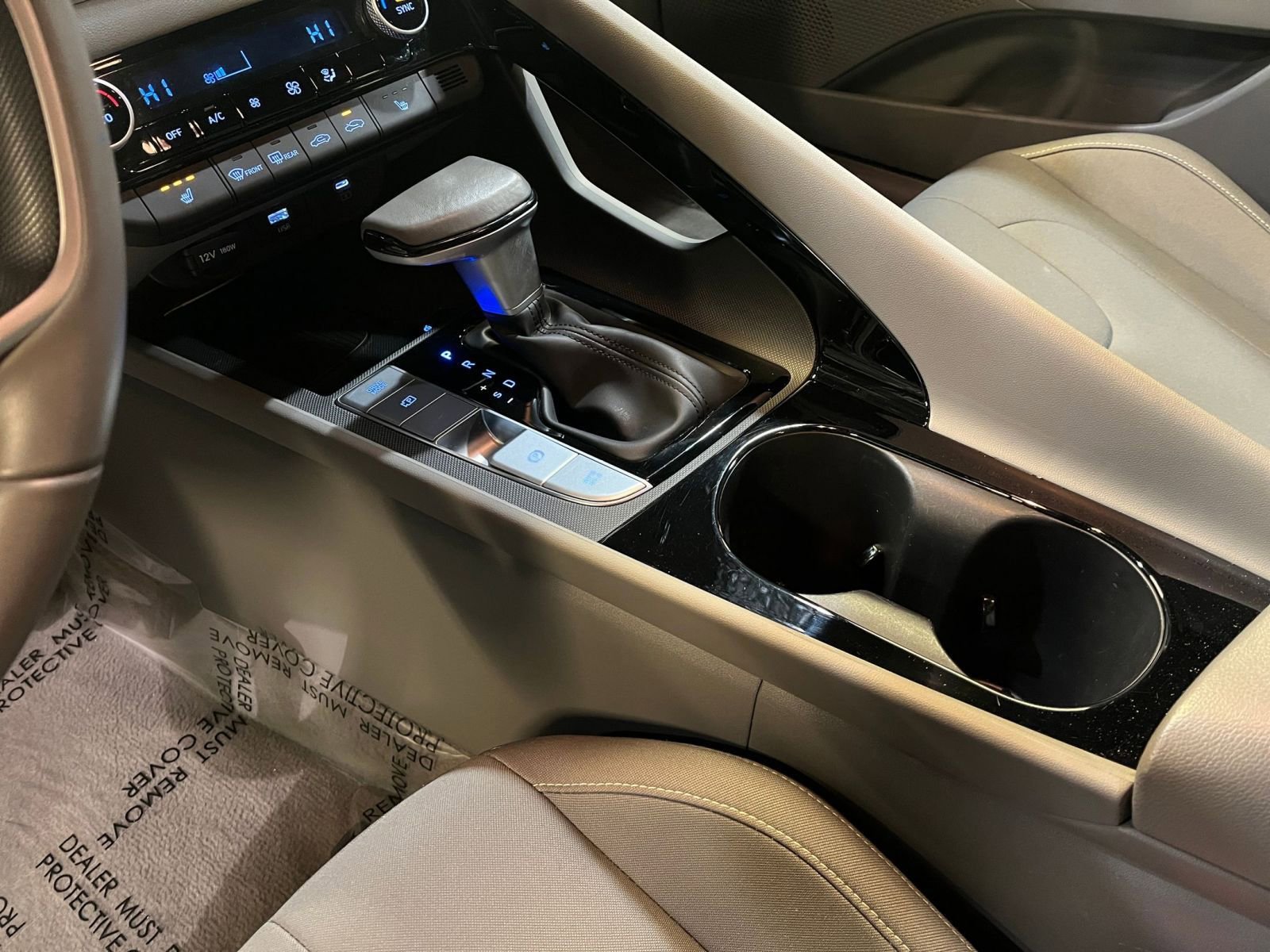 Used 2025 Hyundai Elantra SEL image 41