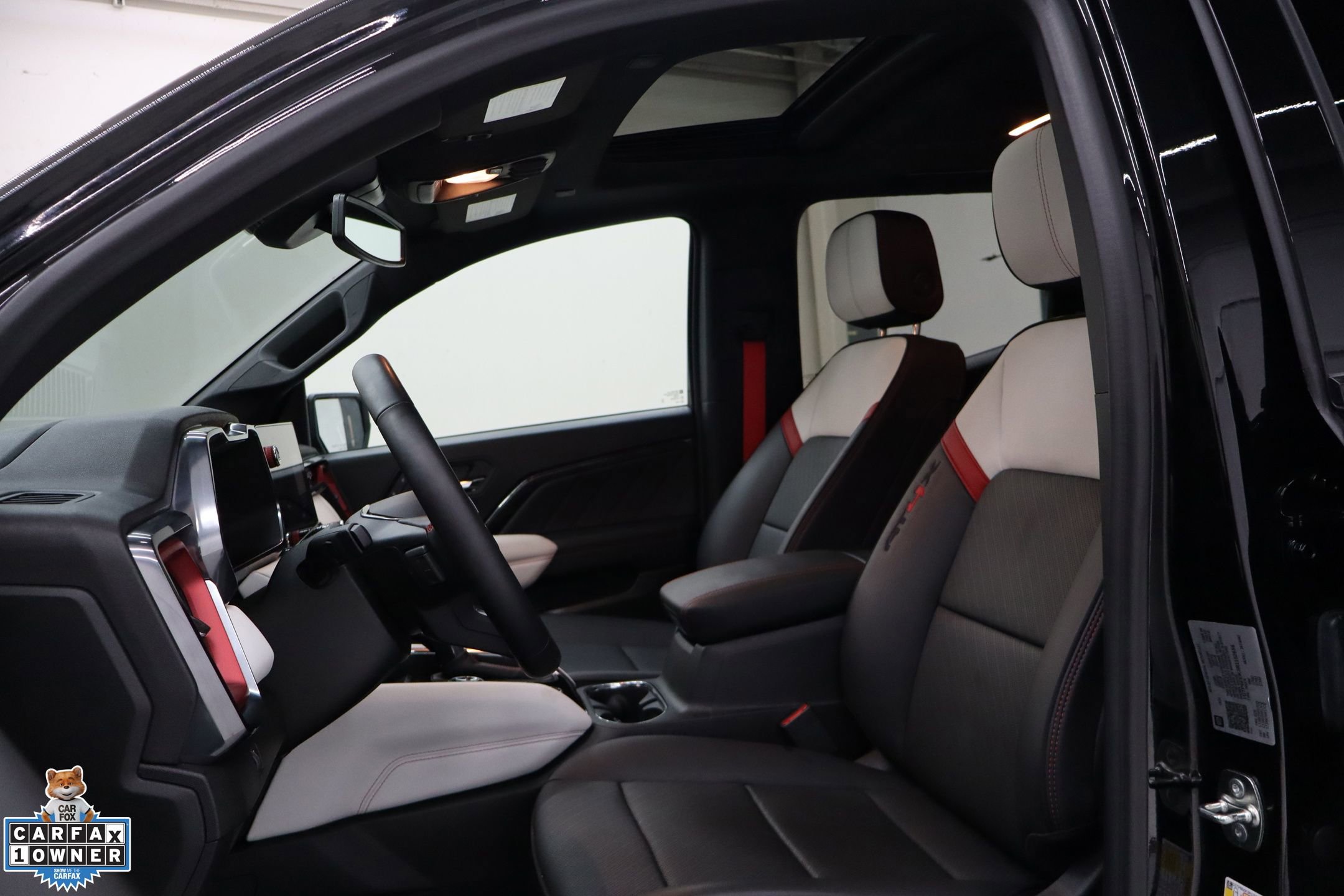 Used 2024 GMC Canyon AT4X AWD/4WD image 10