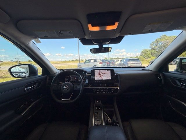 Used 2023 Nissan Pathfinder SL AWD/4WD image 29