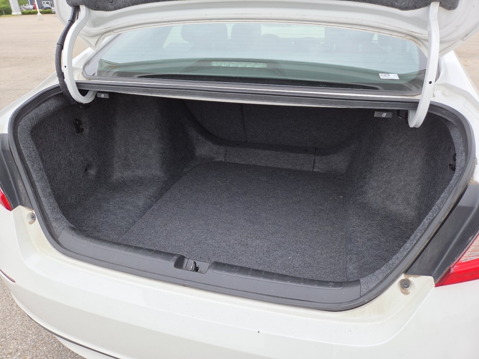 Used 2019 Honda Accord EX image 18