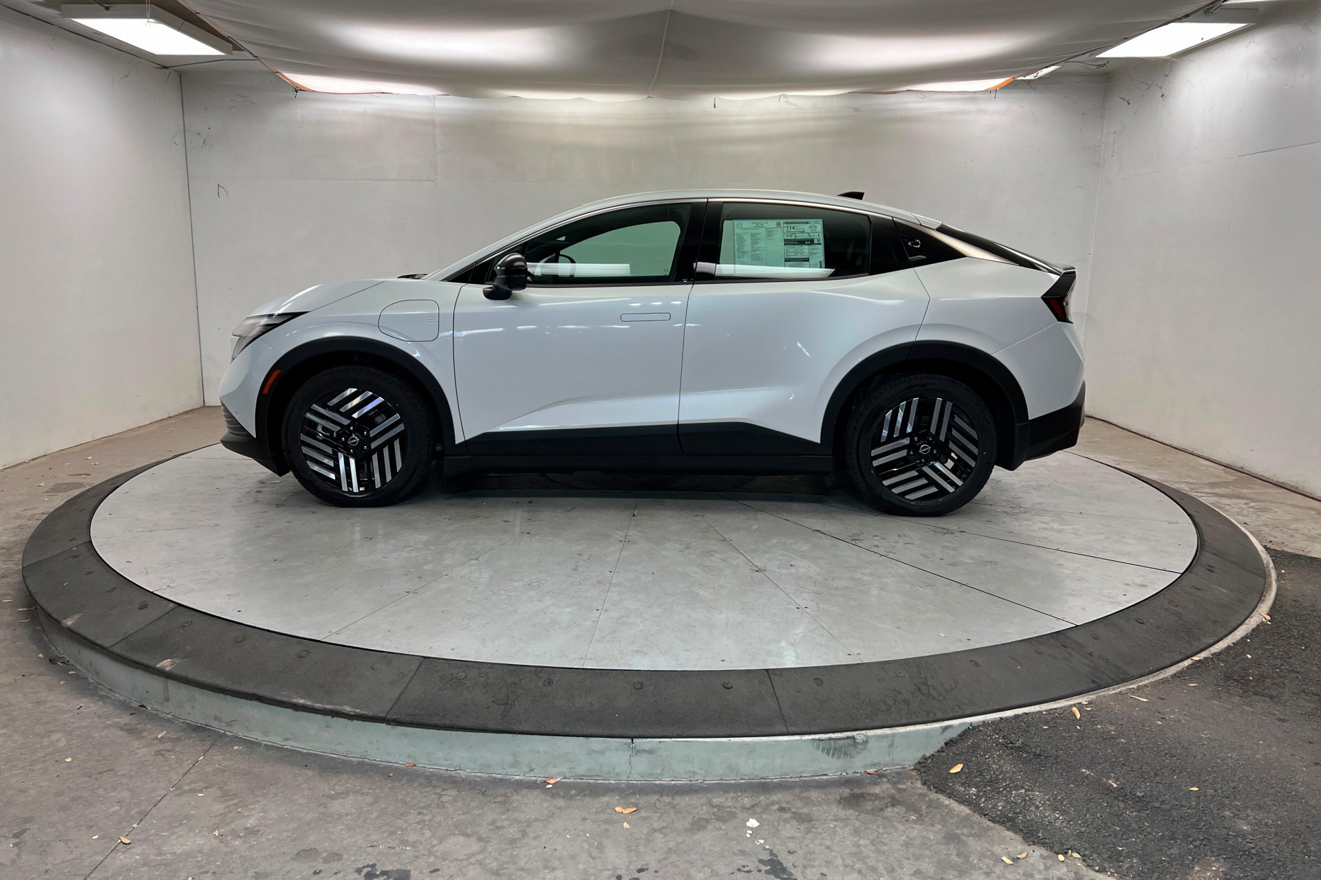 New 2026 Nissan Leaf SV+ w/ Floor Mat Package (SV+) image 2