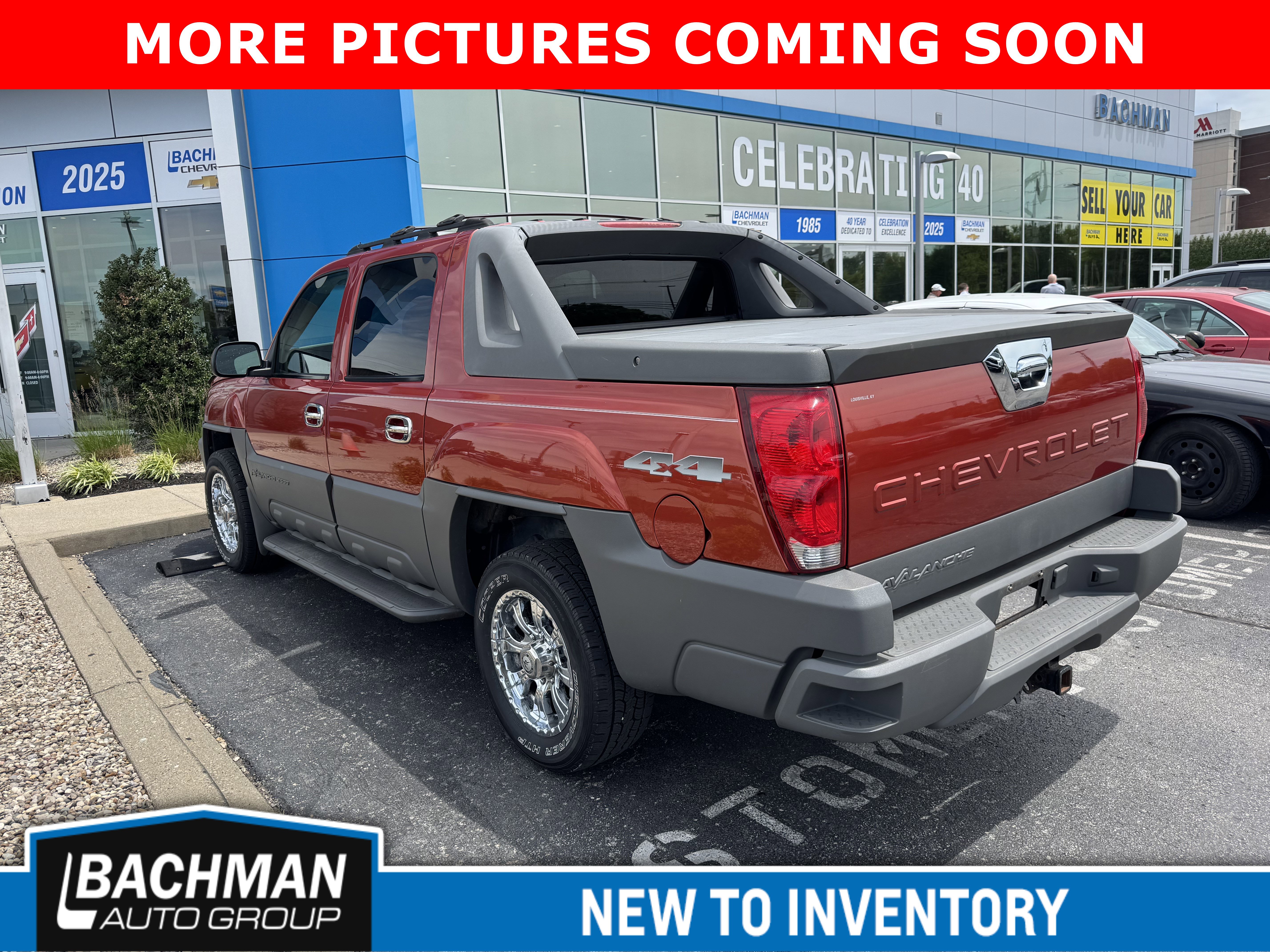 Used 2002 Chevrolet Avalanche 2500 w/ Convenience Pkg AWD/4WD image 4