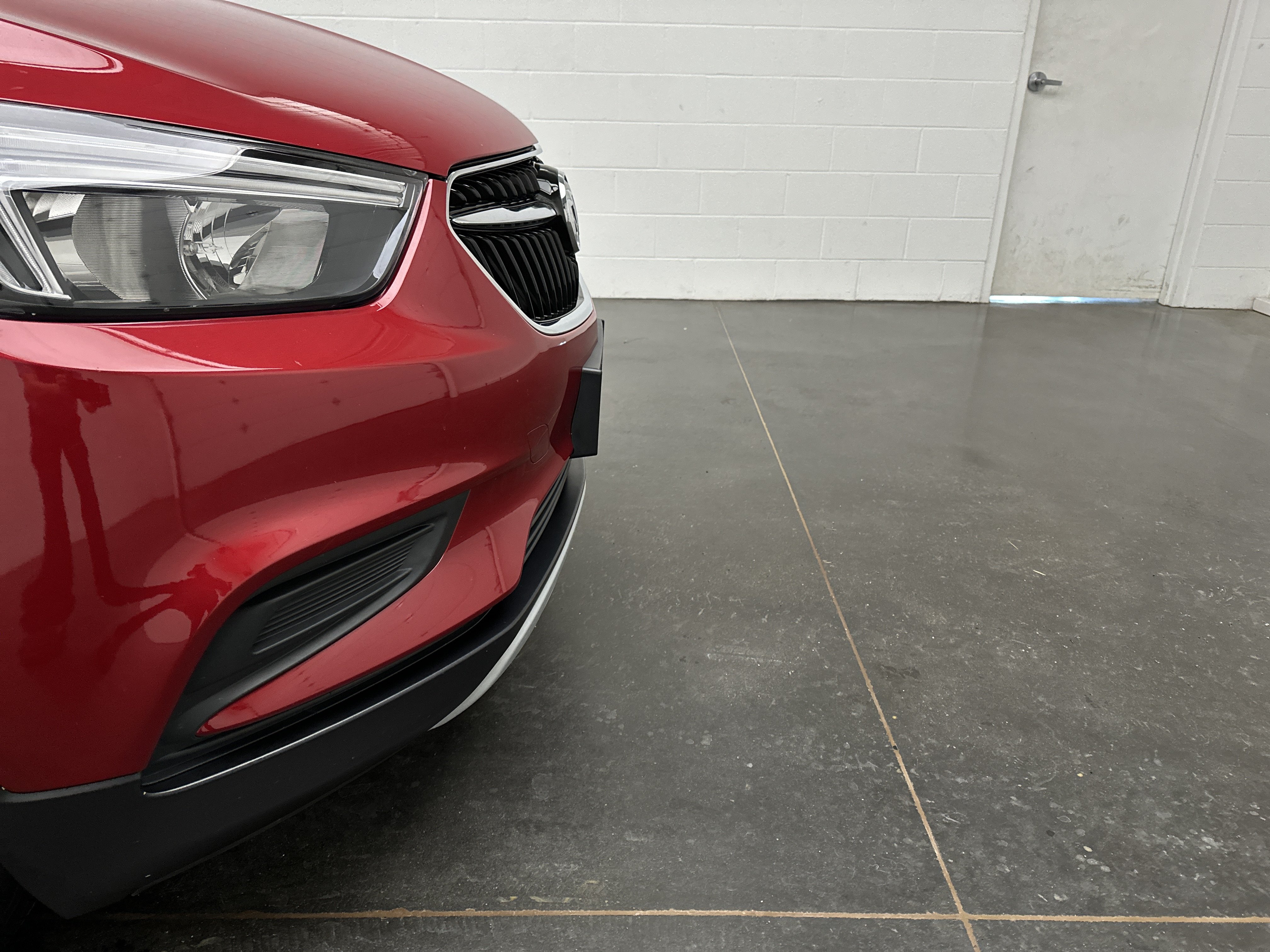 Used 2019 Buick Encore Preferred AWD/4WD image 2