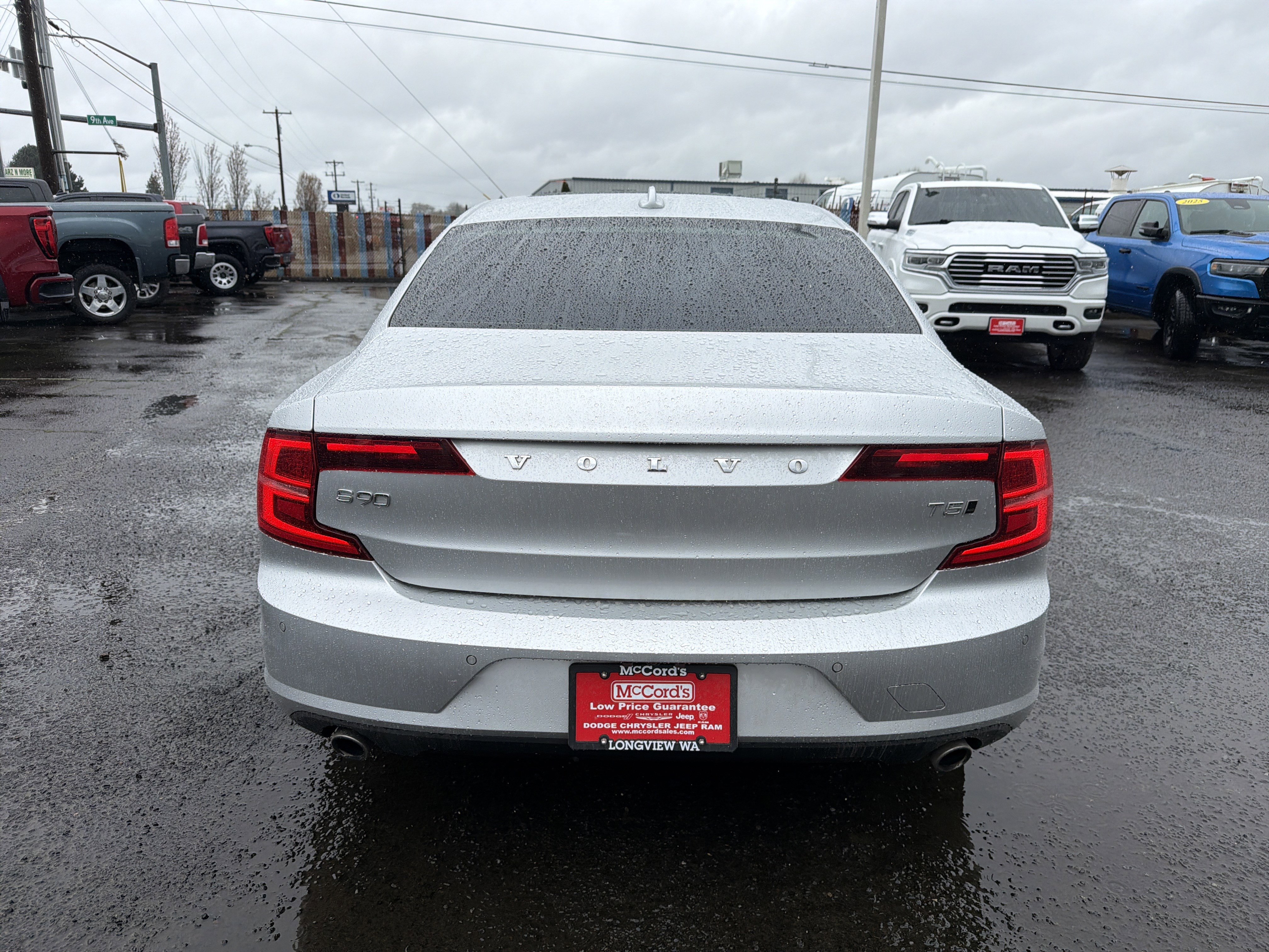 Used 2018 Volvo S90 T5 Momentum w/ Convenience Package AWD/4WD image 4