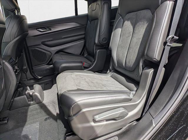 New 2025 Jeep Grand Cherokee L Altitude image 16
