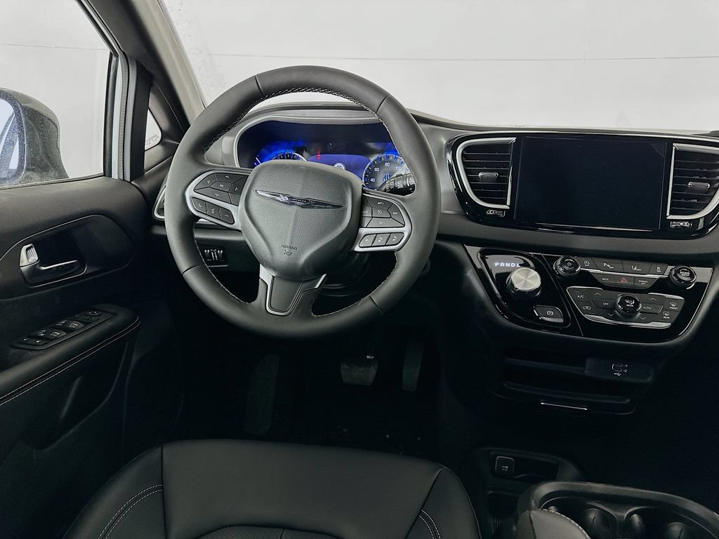 New 2026 Chrysler Voyager LX FWD image 28