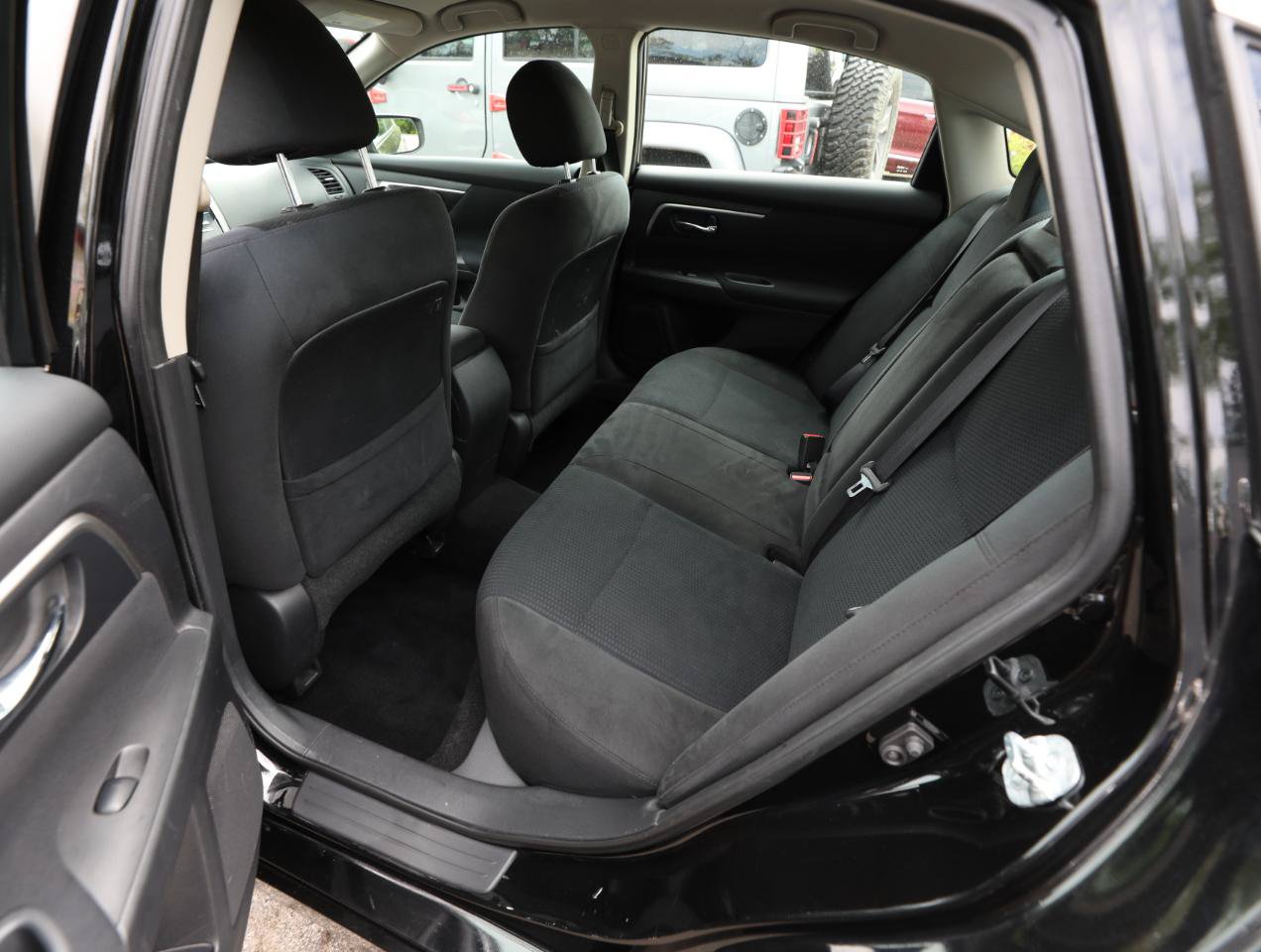 Used 2015 Nissan Altima 2.5 SV FWD image 13