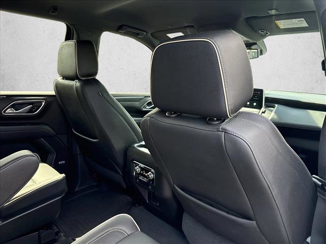 Used 2024 GMC Yukon SLT w/ SLT Luxury Package AWD/4WD image 22