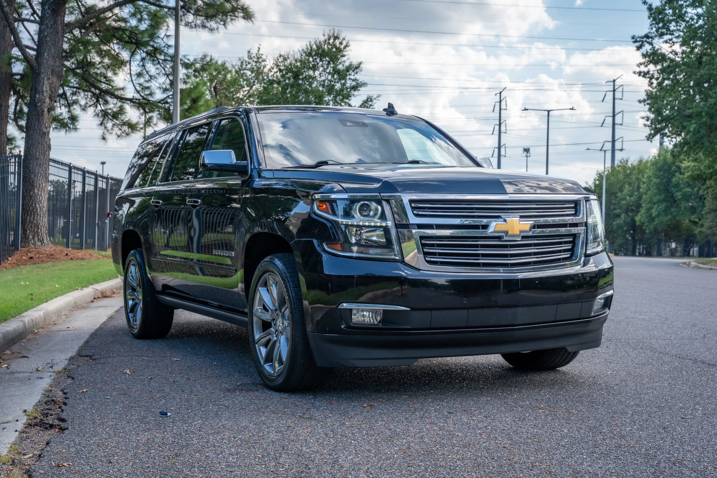 Used 2016 Chevrolet Suburban LTZ AWD/4WD image 3