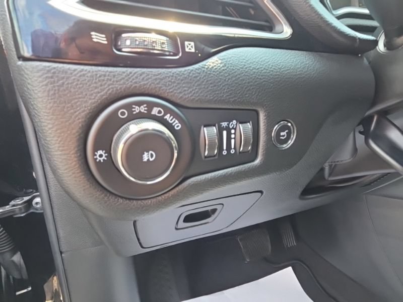 Used 2023 Jeep Cherokee Altitude Lux AWD/4WD image 28