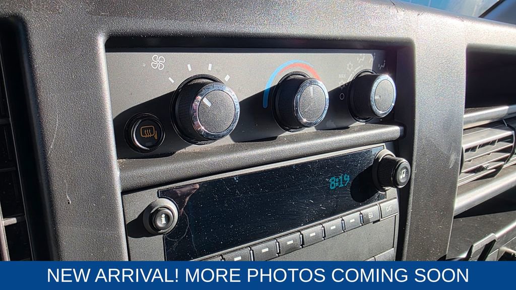 Used 2024 GMC Savana 2500 w/ Driver Convenience Package image 18
