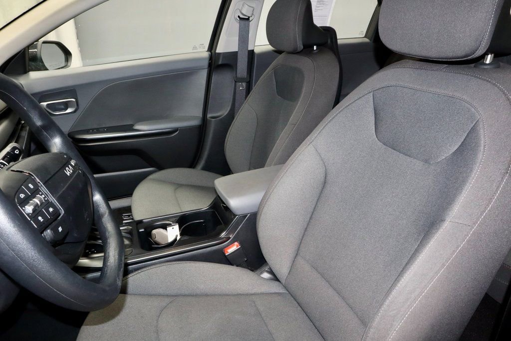 Used 2025 Kia K4 LXS image 23