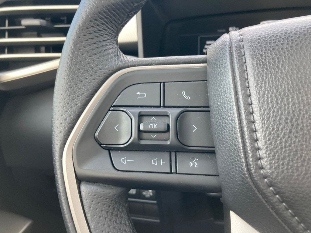 Certified 2025 Toyota Tundra Limited w/ Power Package AWD/4WD image 14