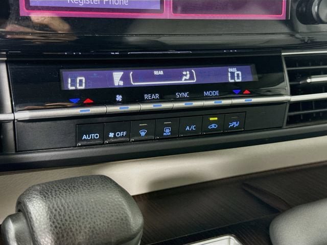 Certified 2021 Toyota Sienna LE FWD image 17