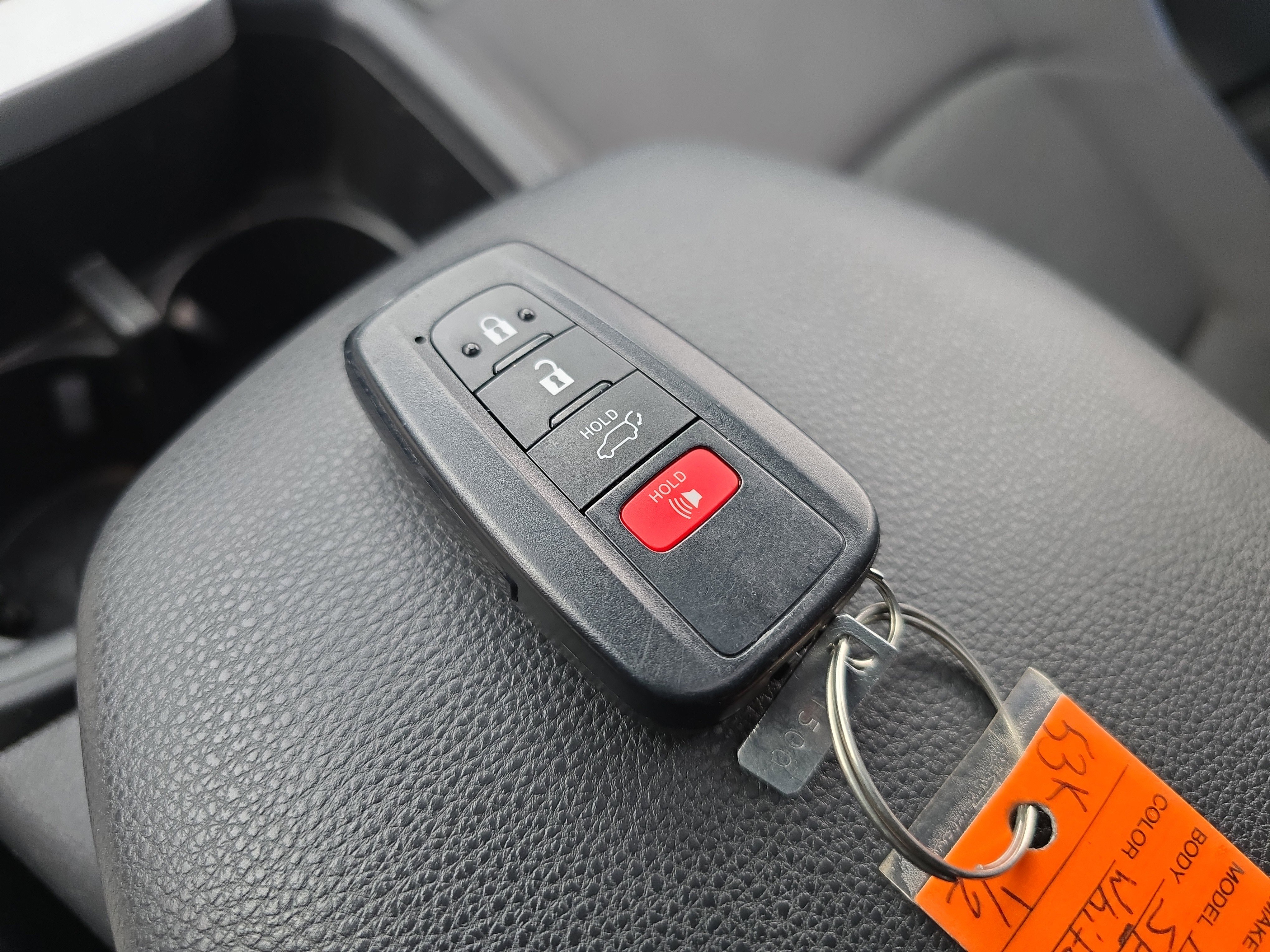 Used 2023 Toyota RAV4 SE image 35