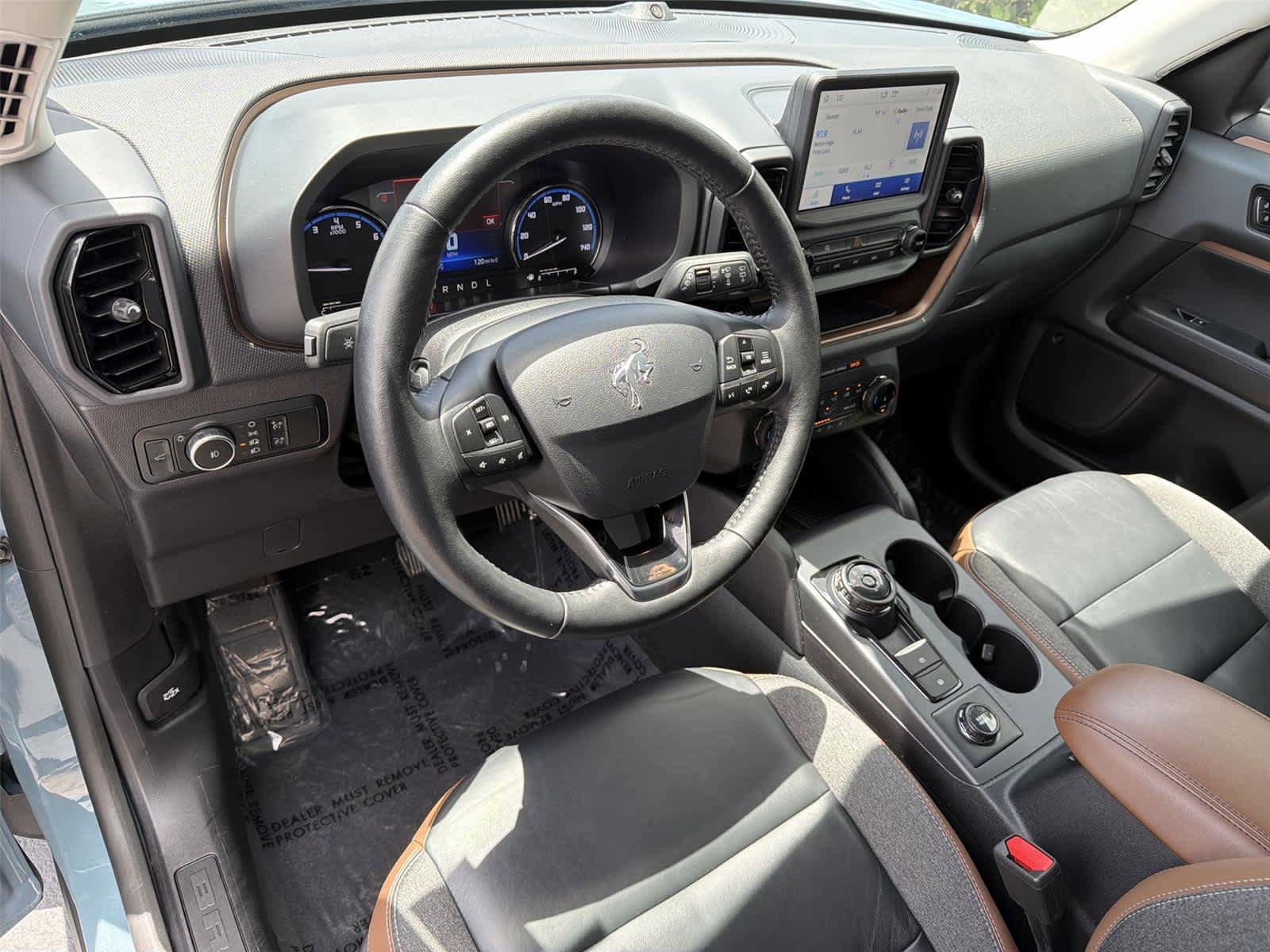 Used 2023 Ford Bronco Sport Outer Banks w/ Tech Package AWD/4WD image 2