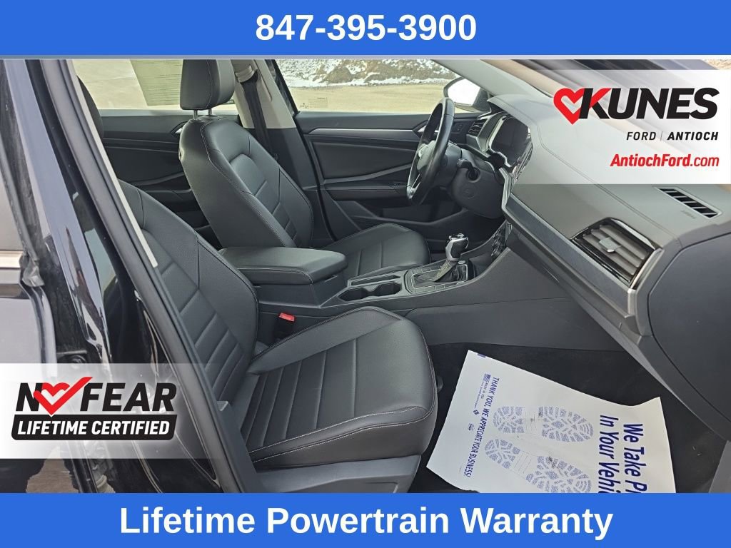 Used 2024 Volkswagen Jetta SE image 27