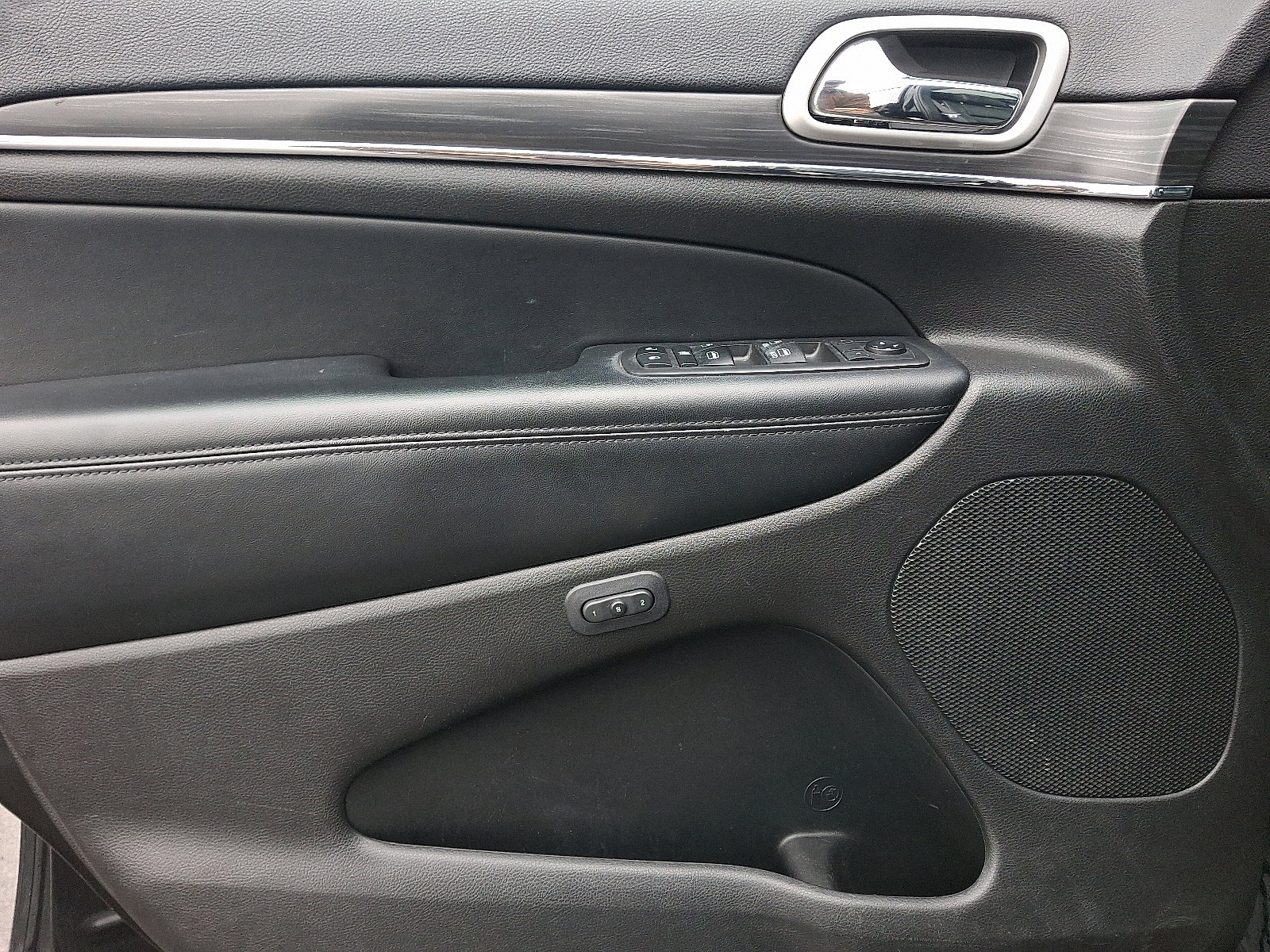 Used 2019 Jeep Grand Cherokee Limited w/ Luxury Group II image 14