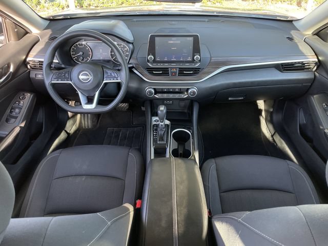 Used 2024 Nissan Altima 2.5 SV FWD image 10