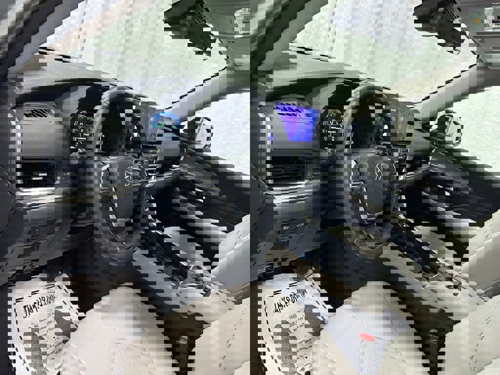 Used 2025 Toyota Grand Highlander AWD image 16