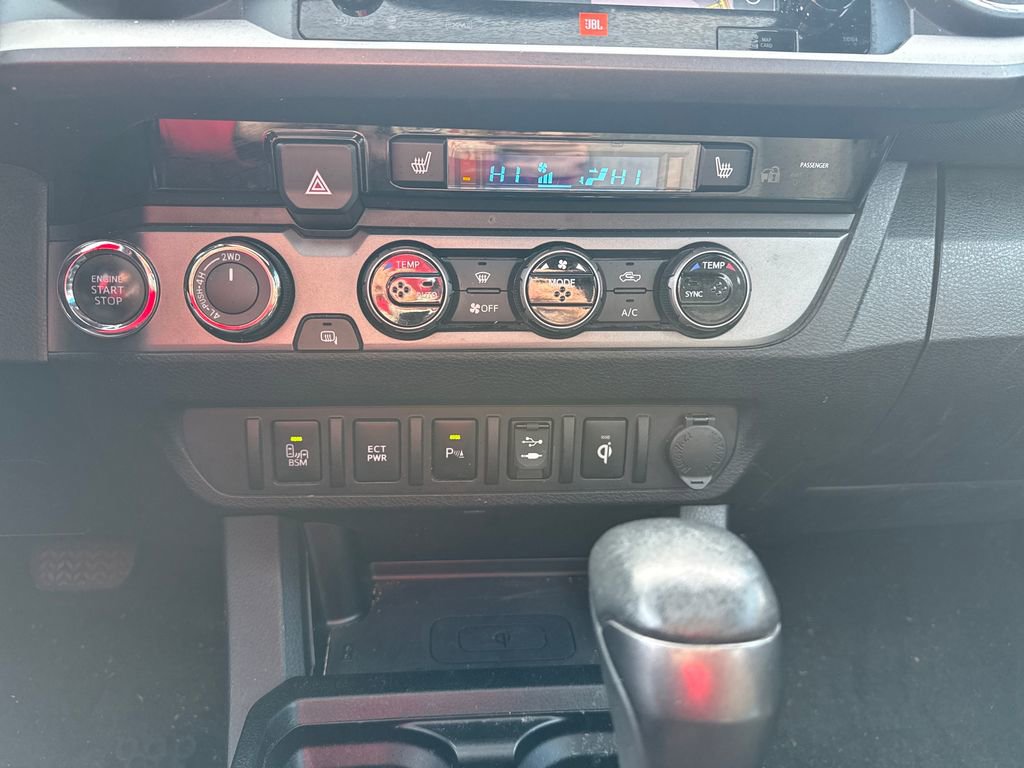 Used 2017 Toyota Tacoma TRD Sport image 23