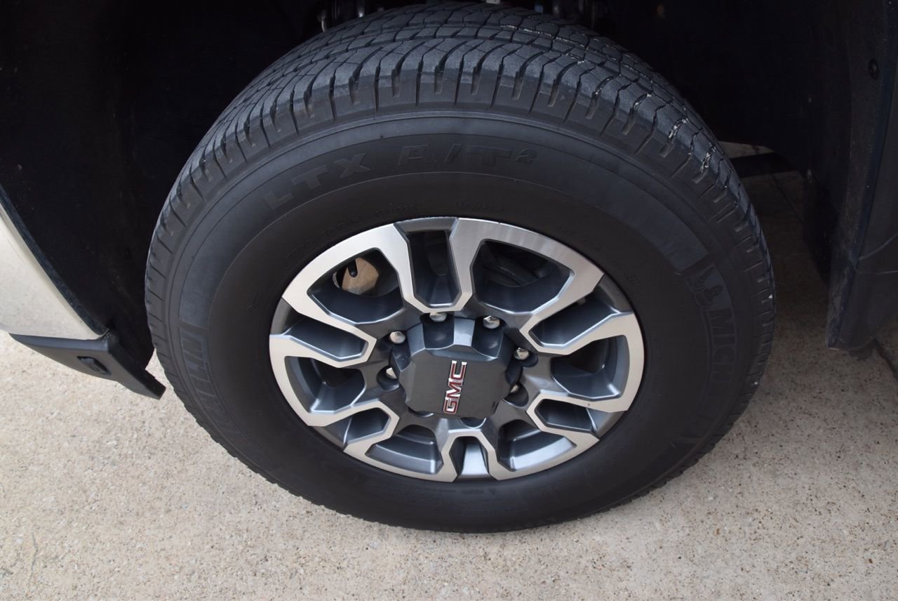 Used 2022 GMC Sierra 2500 SLT w/ SLT Premium Package image 9