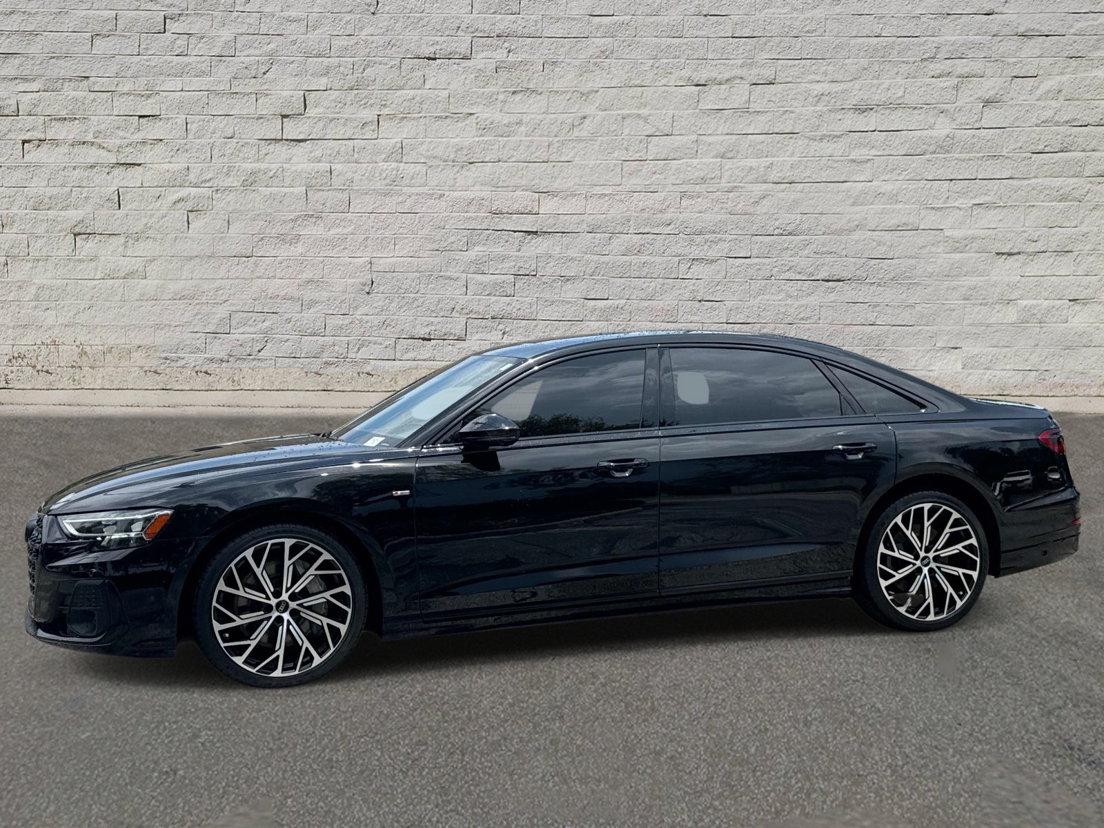 Used 2024 Audi A8 L 3.0T AWD/4WD image 2
