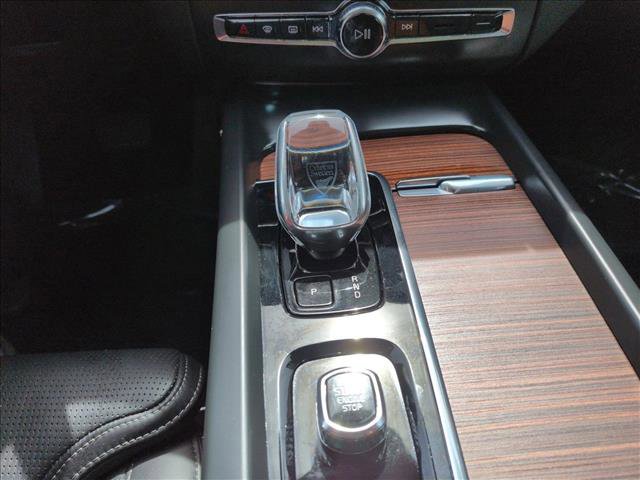 Used 2023 Volvo XC60 B6 Ultimate w/ Protection Package Premier AWD/4WD image 12