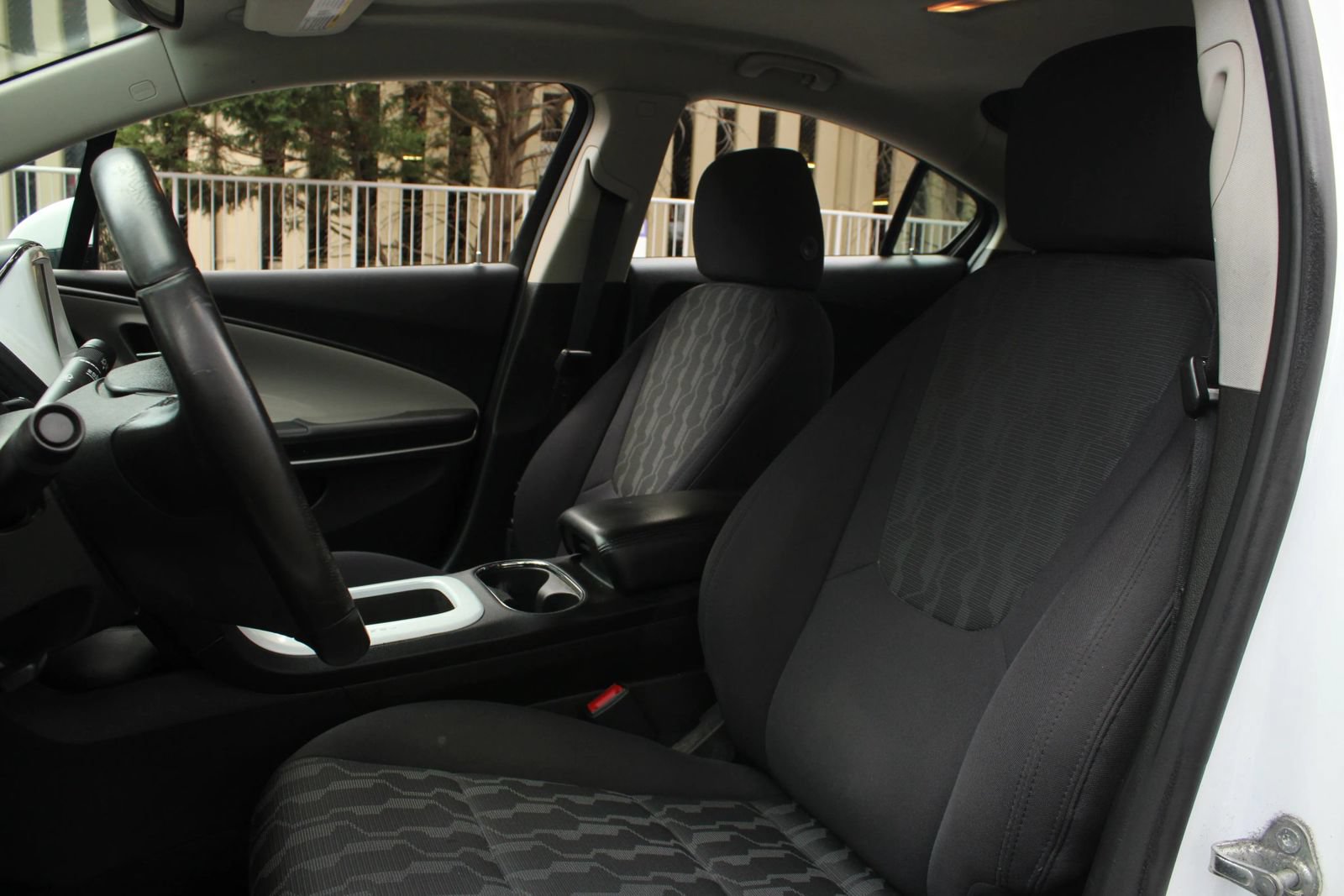 Used 2013 Chevrolet Volt w/ Enhanced Safety Package 1 FWD image 16