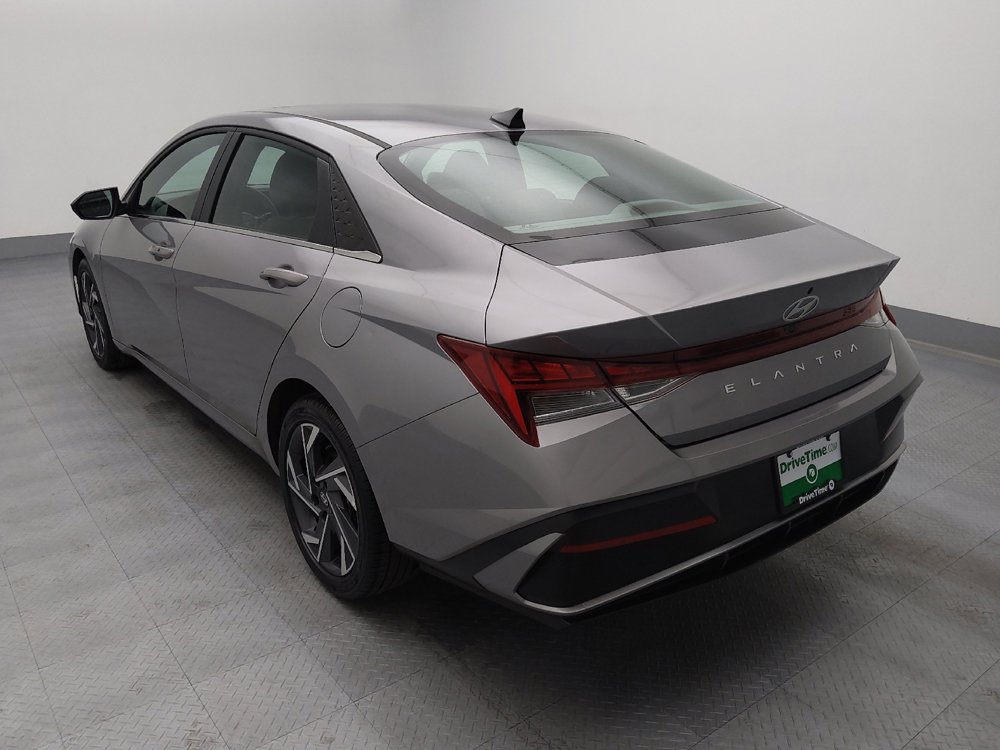 Used 2025 Hyundai Elantra SEL image 5