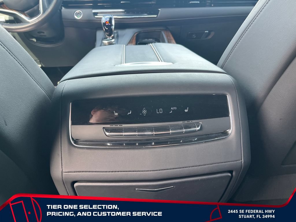 Used 2024 Cadillac Escalade ESV Premium Luxury AWD/4WD image 30