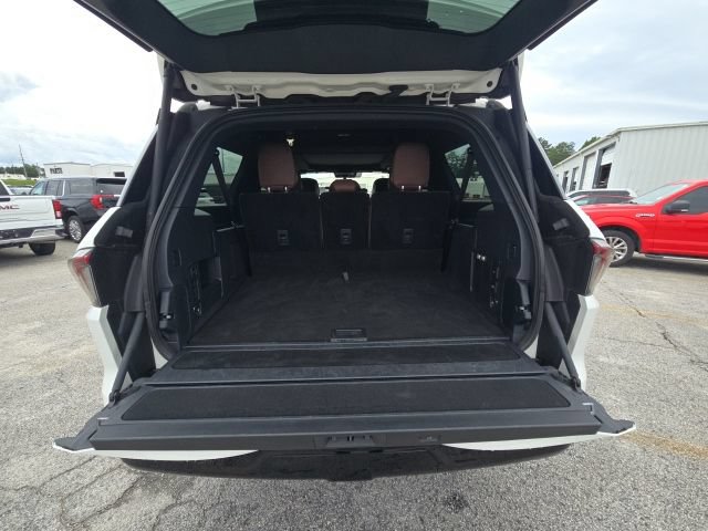 Used 2025 Lincoln Navigator L Reserve AWD/4WD image 12