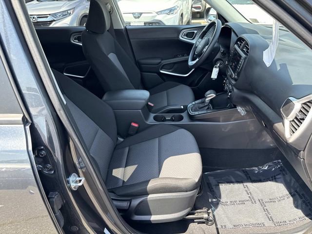 Used 2024 Kia Soul LX w/ Option Group 015 FWD image 9