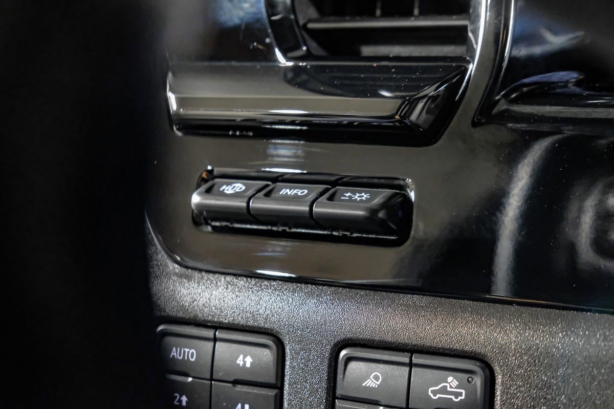 Used 2025 Chevrolet Silverado 2500 ZR2 w/ Technology Package image 24