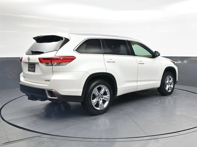 Used 2019 Toyota Highlander Limited FWD image 4