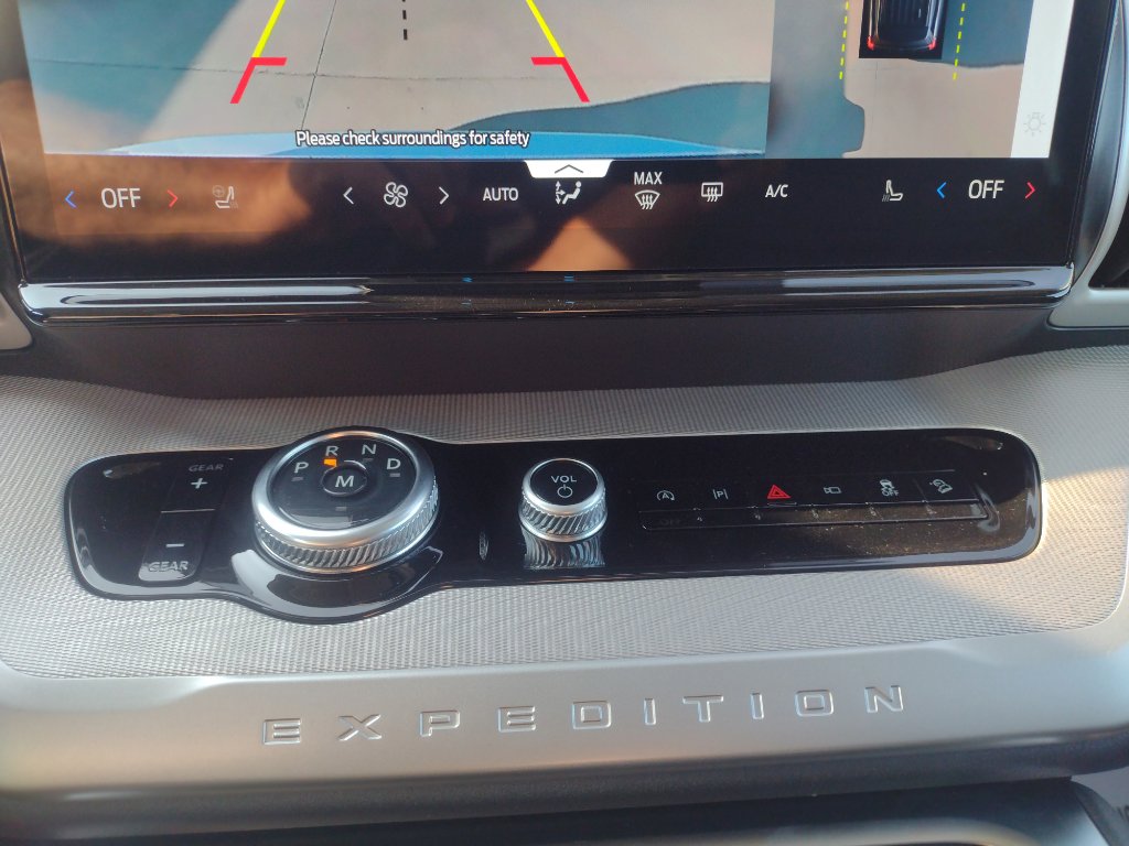 New 2025 Ford Expedition Max Active image 14