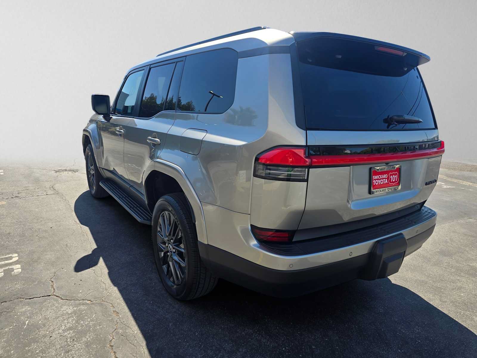 Used 2025 Lexus GX 550 w/ Cold Area Package AWD/4WD image 5