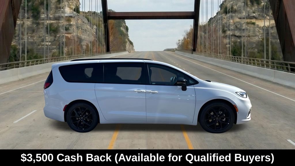 New 2026 Chrysler Pacifica Limited w/ S Appearance Package FWD image 12
