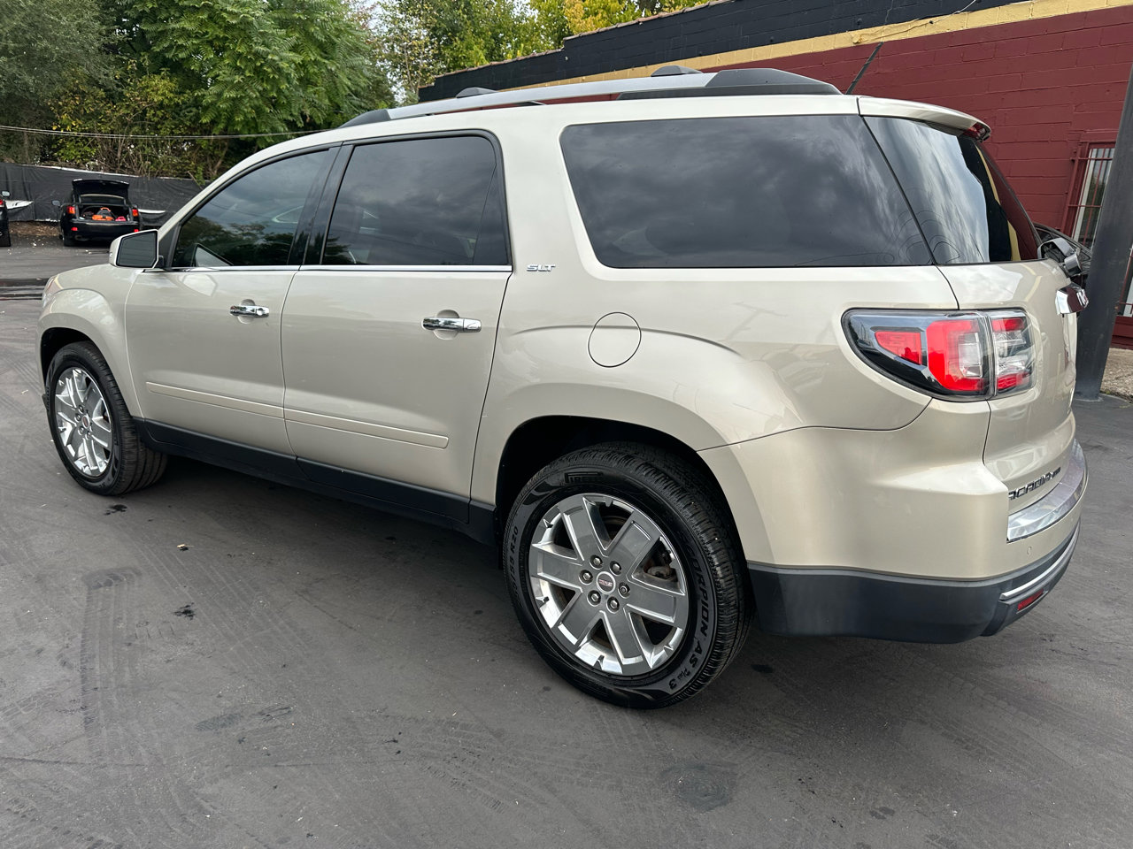 Used 2017 GMC Acadia Limited SLT image 6