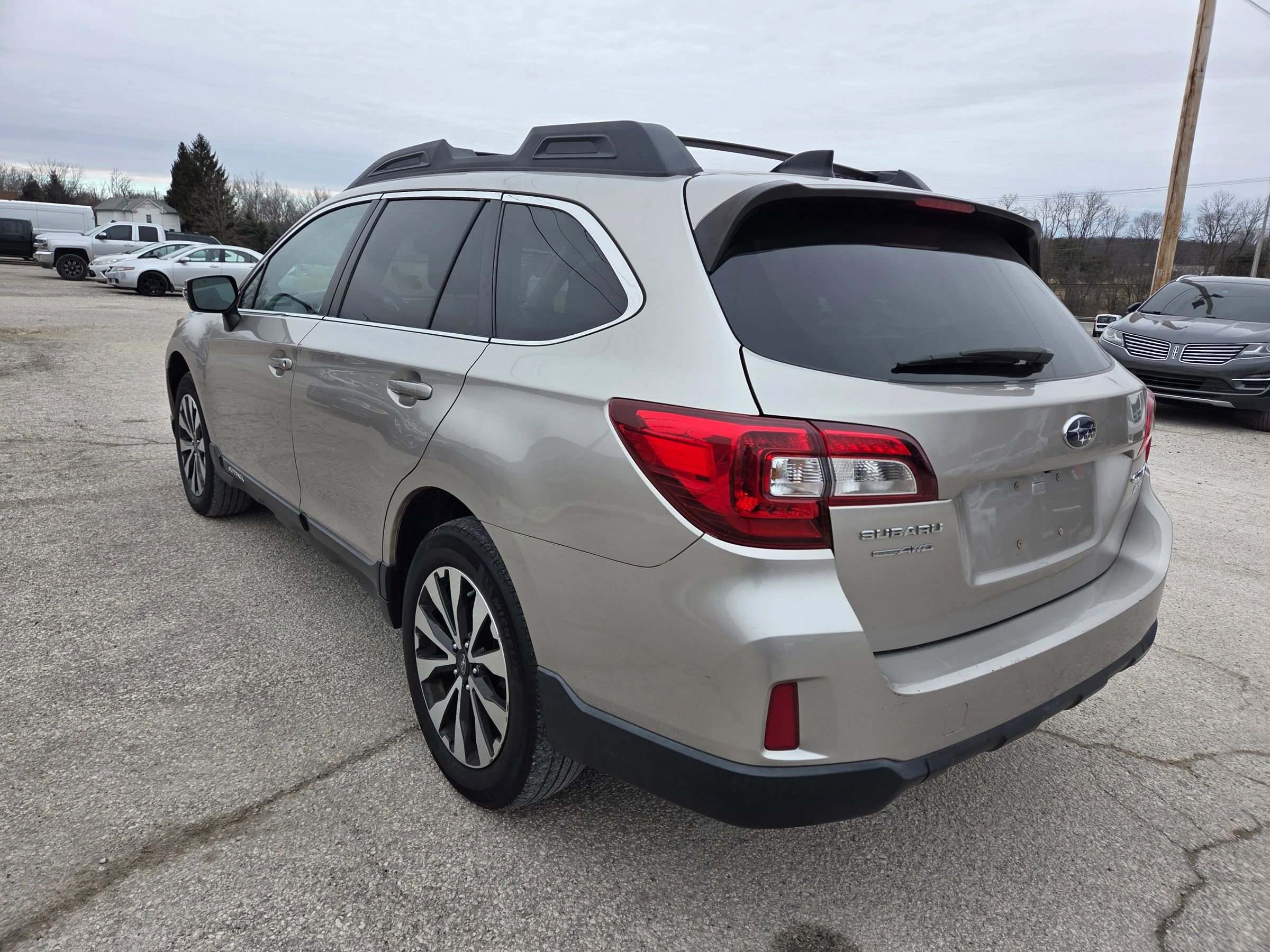 Used 2016 Subaru Outback 2.5i Limited image 6