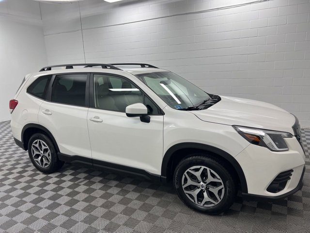 Used 2023 Subaru Forester Premium image 4