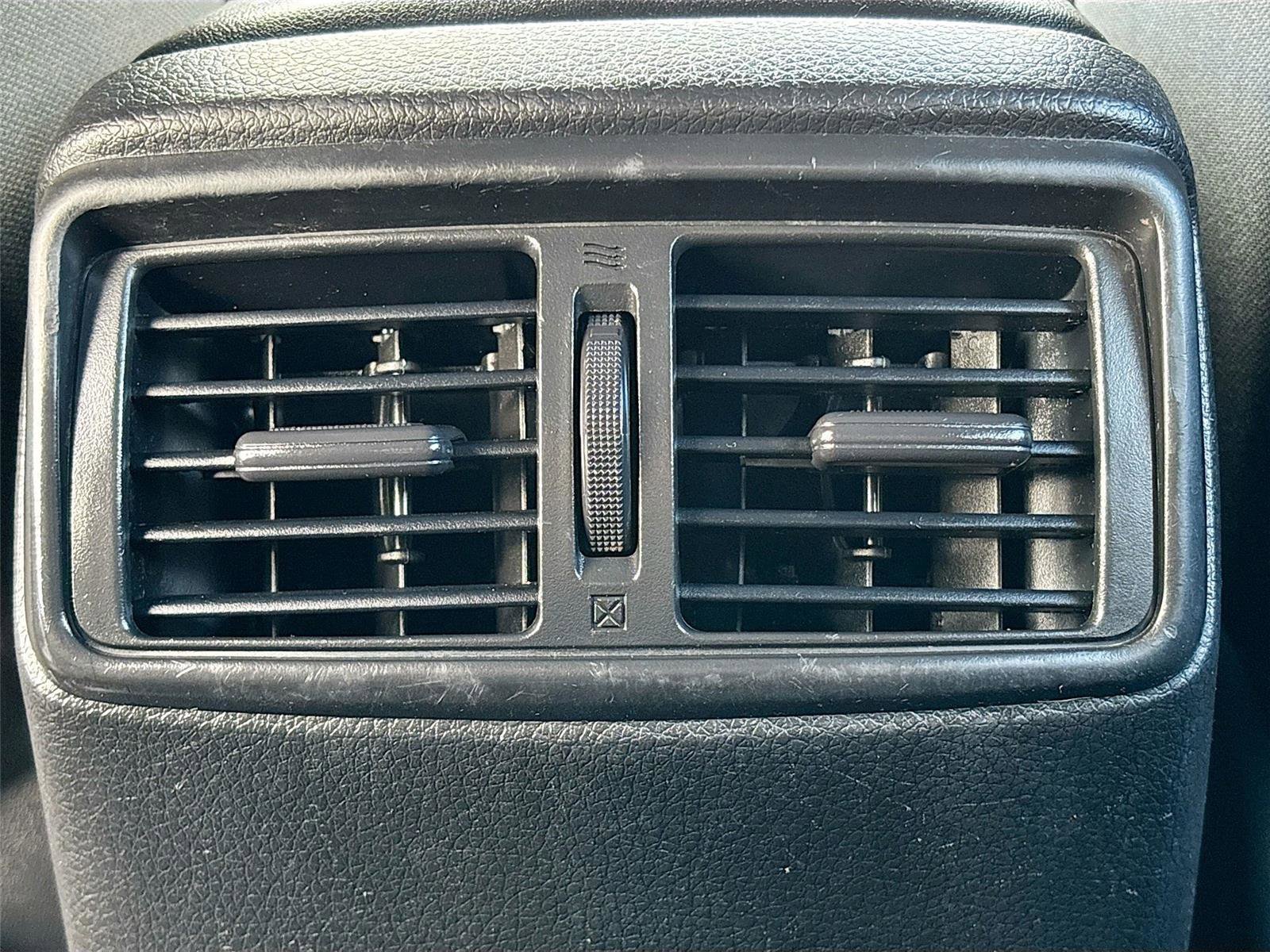 Used 2019 Nissan Rogue Sport S image 25