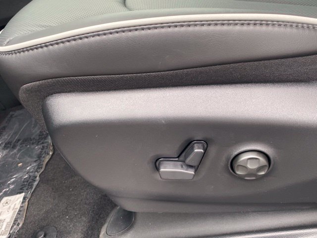 New 2026 Chrysler Pacifica Limited w/ S Appearance Package FWD image 16