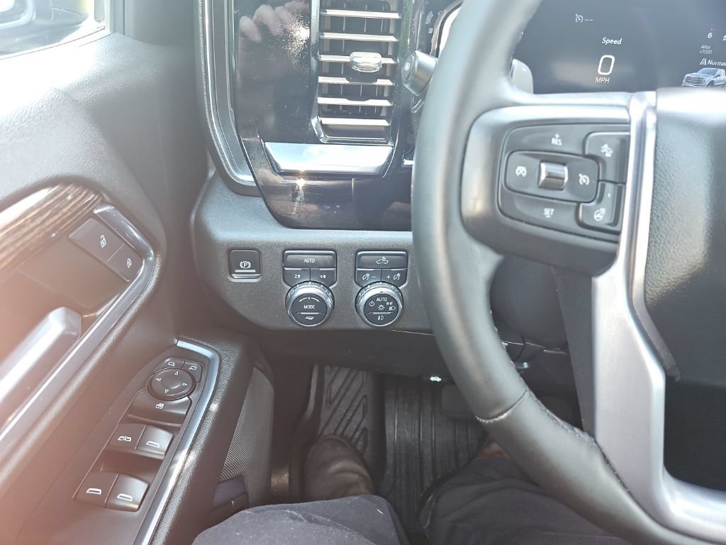Used 2024 GMC Sierra 1500 Elevation w/ LPO, Elevation Black Package AWD/4WD image 17