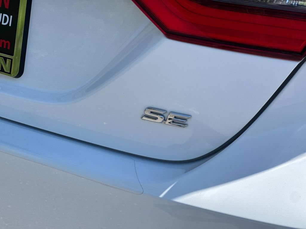 Used 2022 Toyota Camry SE w/ Carpet Mat Package (TMS) FWD image 35