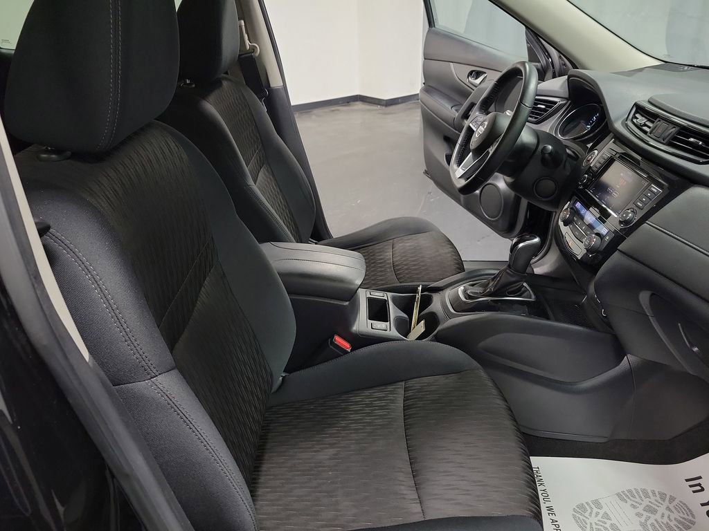 Used 2020 Nissan Rogue SV image 23