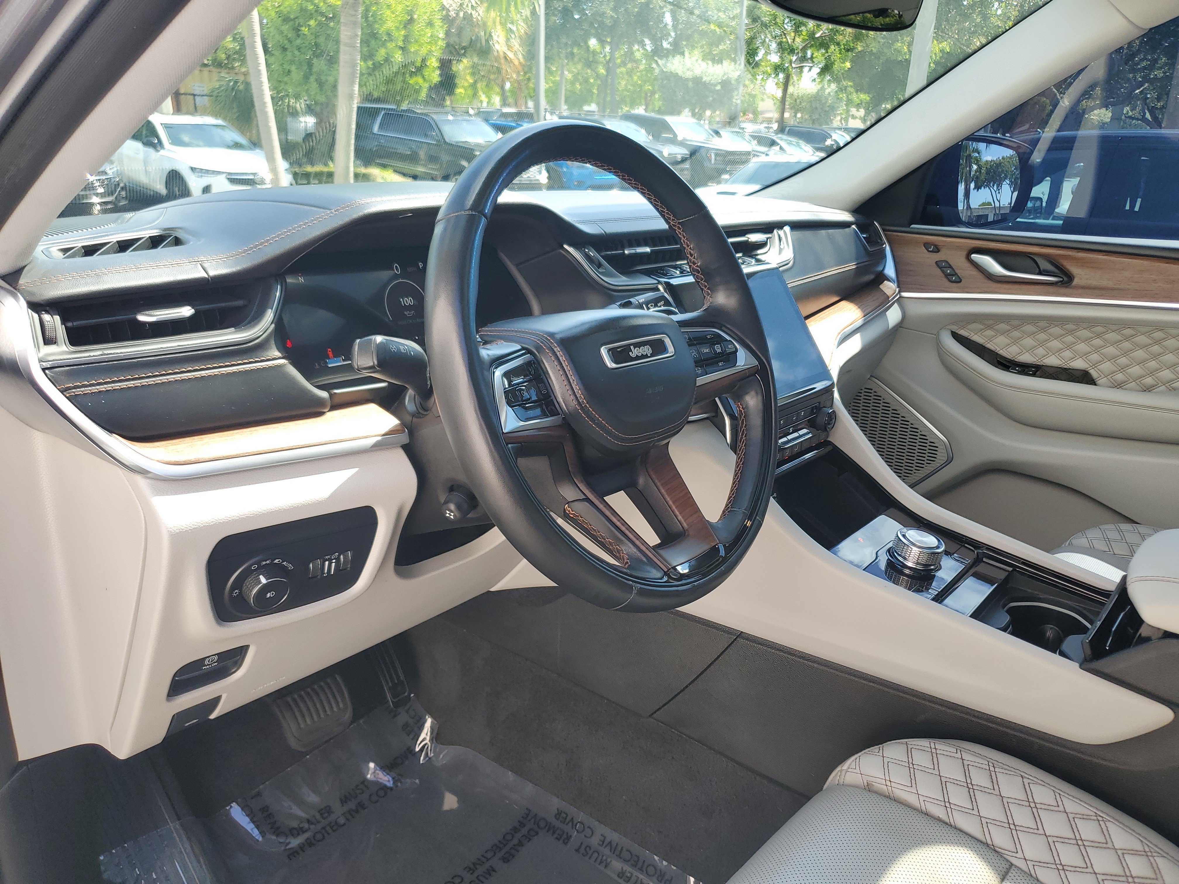 Used 2021 Jeep Grand Cherokee L Summit w/ Luxury Tech Group V RWD image 24